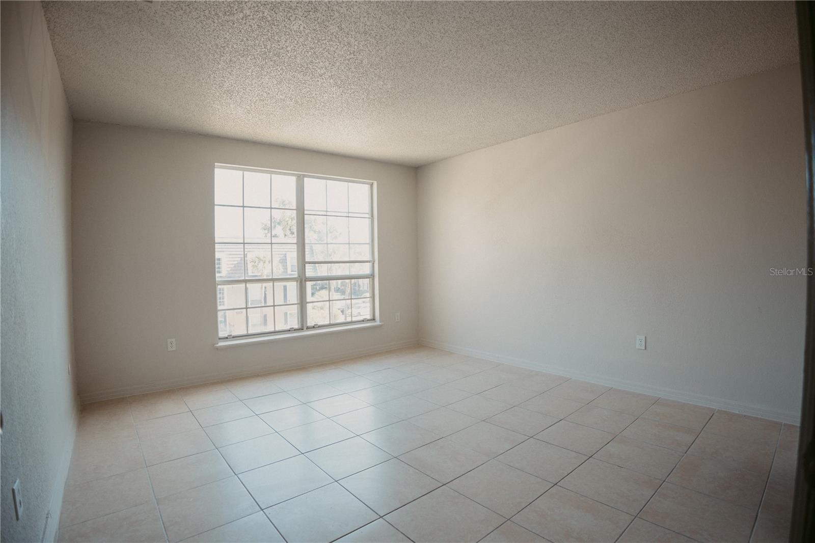 Image 8 of 11 For 4162 Versailles Drive 4162d