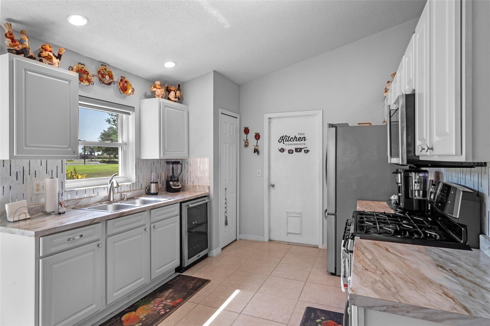 Image 11 of 37 For 404 Obo Drive