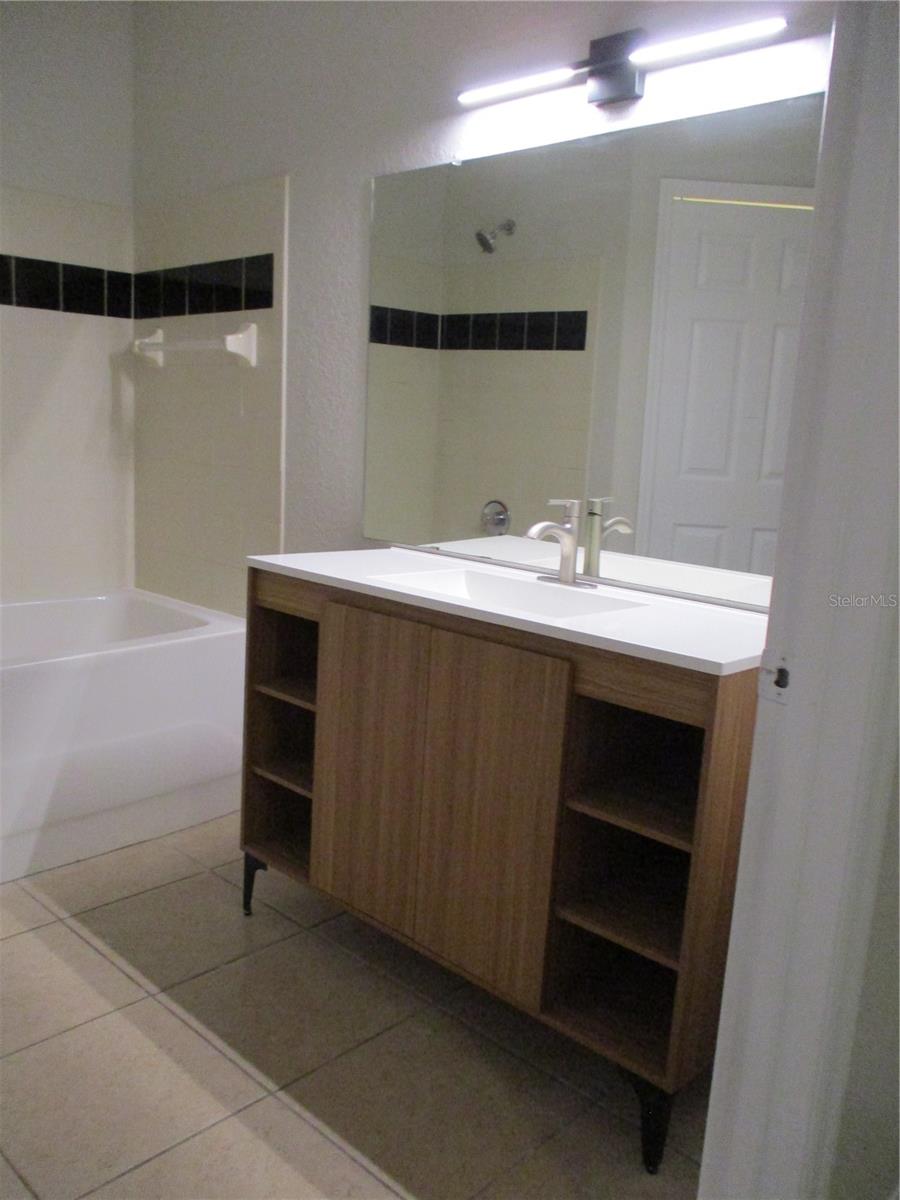 Image 12 of 30 For 6021 Westgate Drive 813