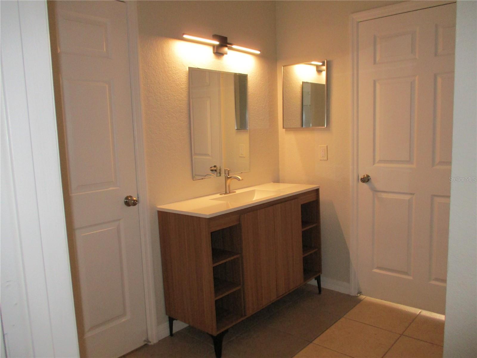 Image 17 of 30 For 6021 Westgate Drive 813