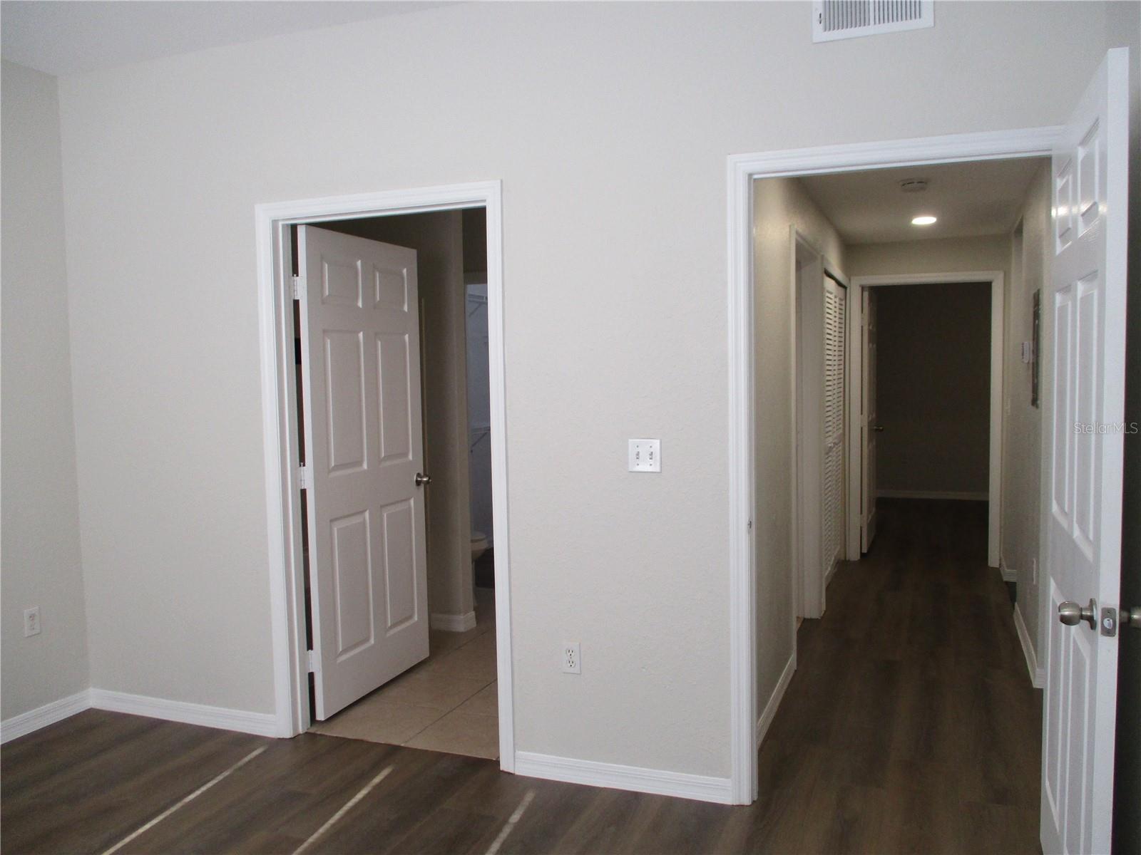 Image 21 of 30 For 6021 Westgate Drive 813