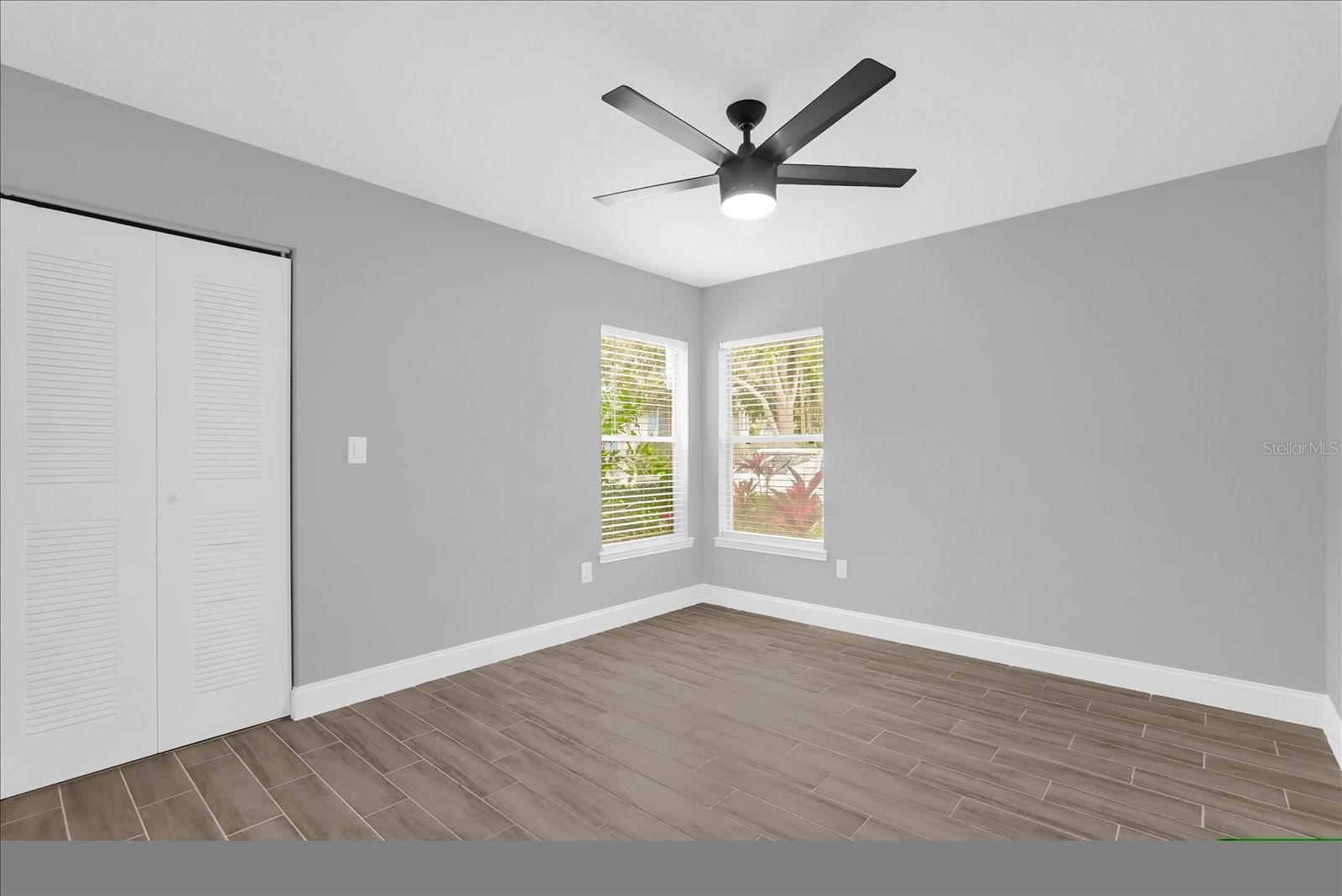 Image 14 of 31 For 2533 Grassy Point Drive 111
