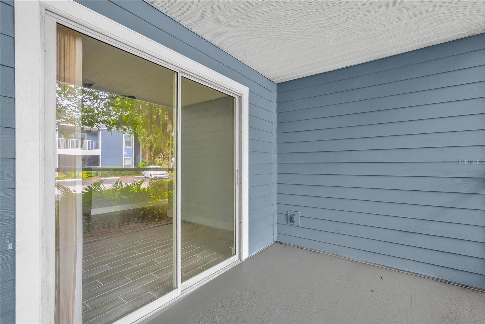 Image 23 of 31 For 2533 Grassy Point Drive 111