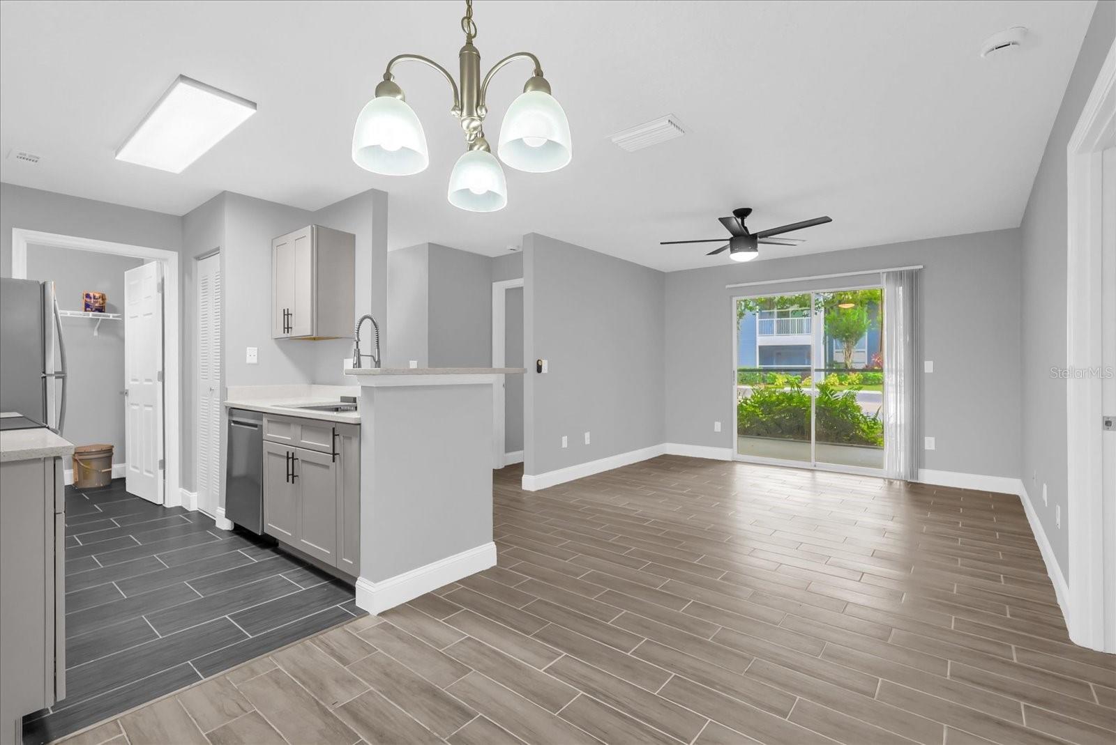 Image 6 of 31 For 2533 Grassy Point Drive 111