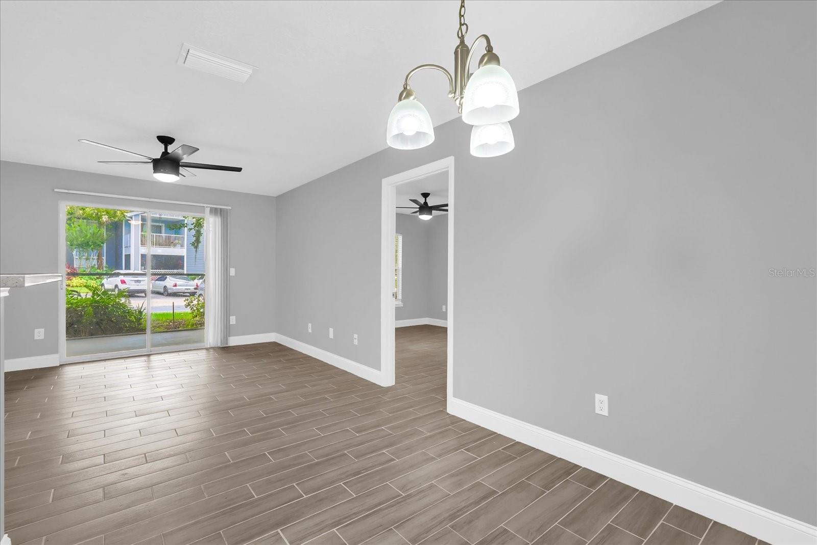 Image 7 of 31 For 2533 Grassy Point Drive 111