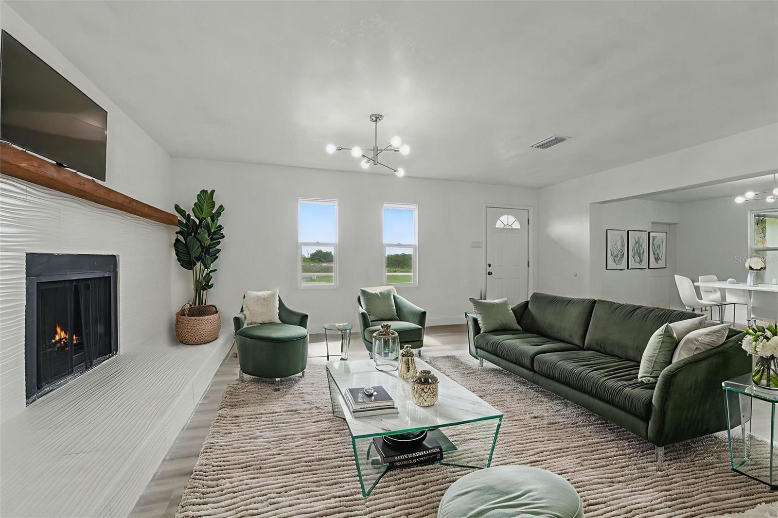 Image 10 of 59 For 8812 Oakwood Drive
