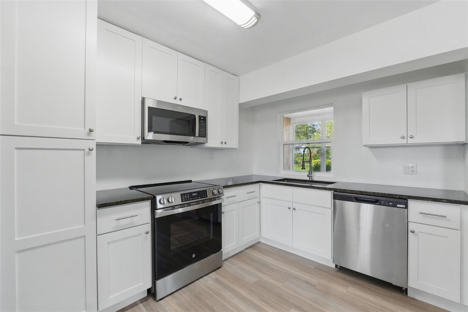 Image 15 of 59 For 8812 Oakwood Drive