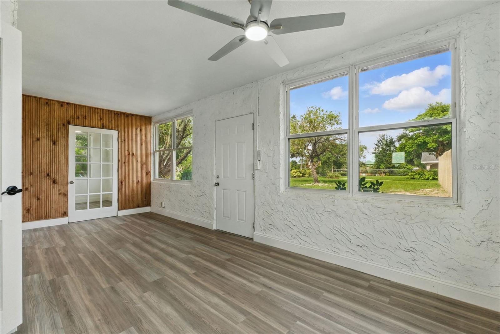 Image 37 of 59 For 8812 Oakwood Drive