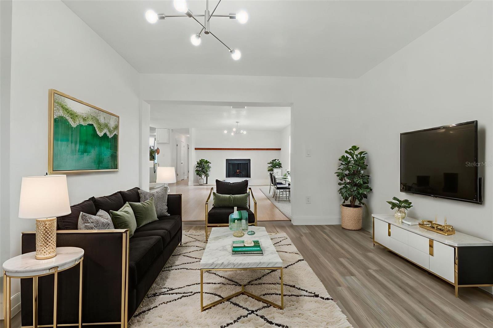 Image 4 of 59 For 8812 Oakwood Drive