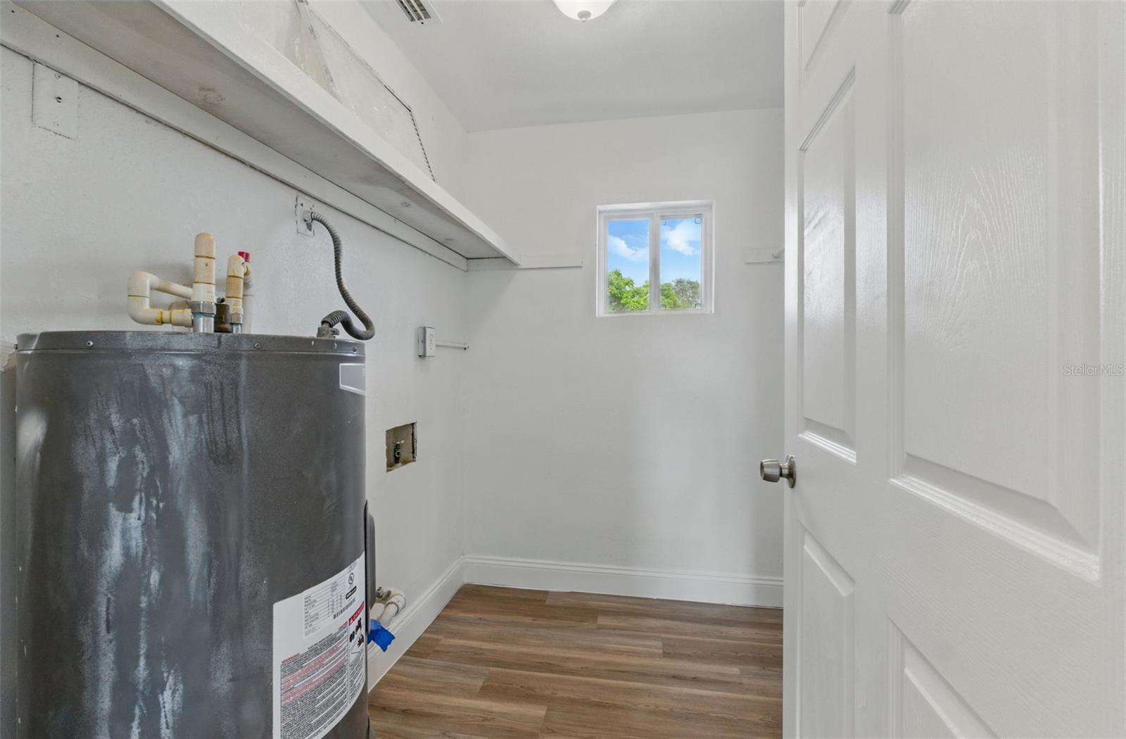 Image 51 of 59 For 8812 Oakwood Drive
