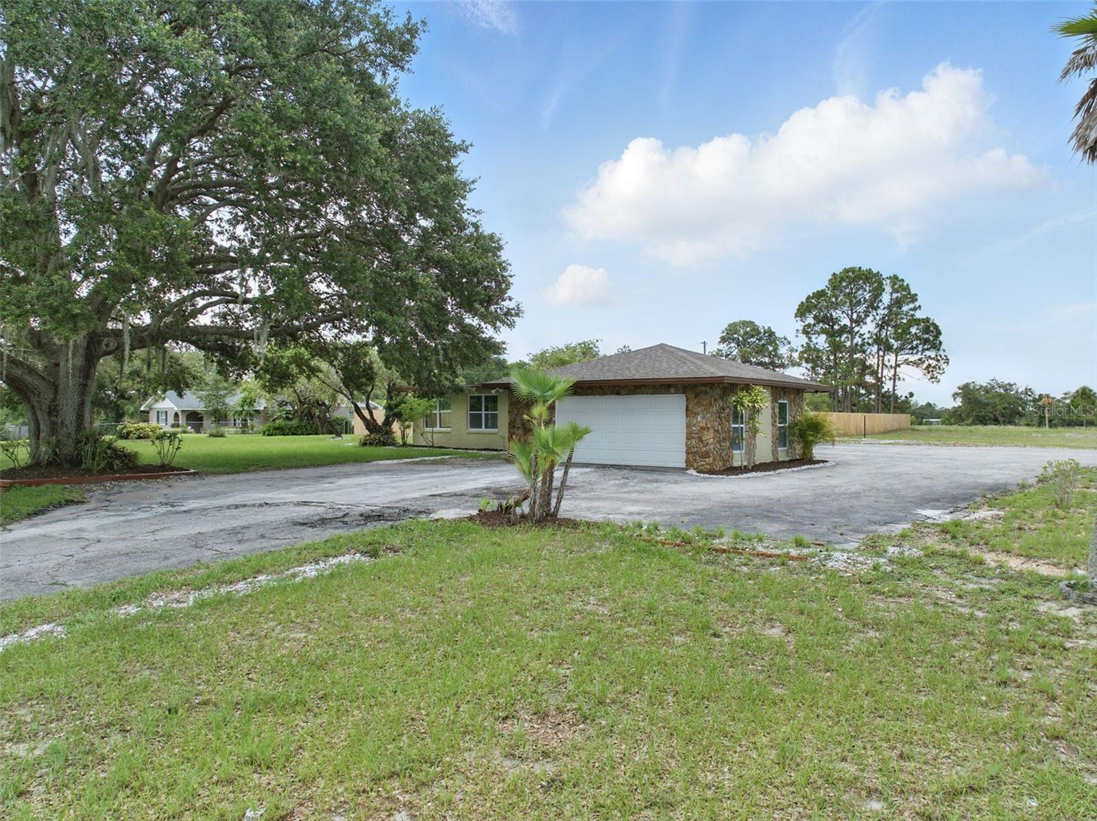 Image 53 of 59 For 8812 Oakwood Drive