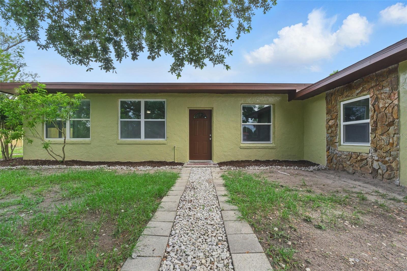 Image 7 of 59 For 8812 Oakwood Drive