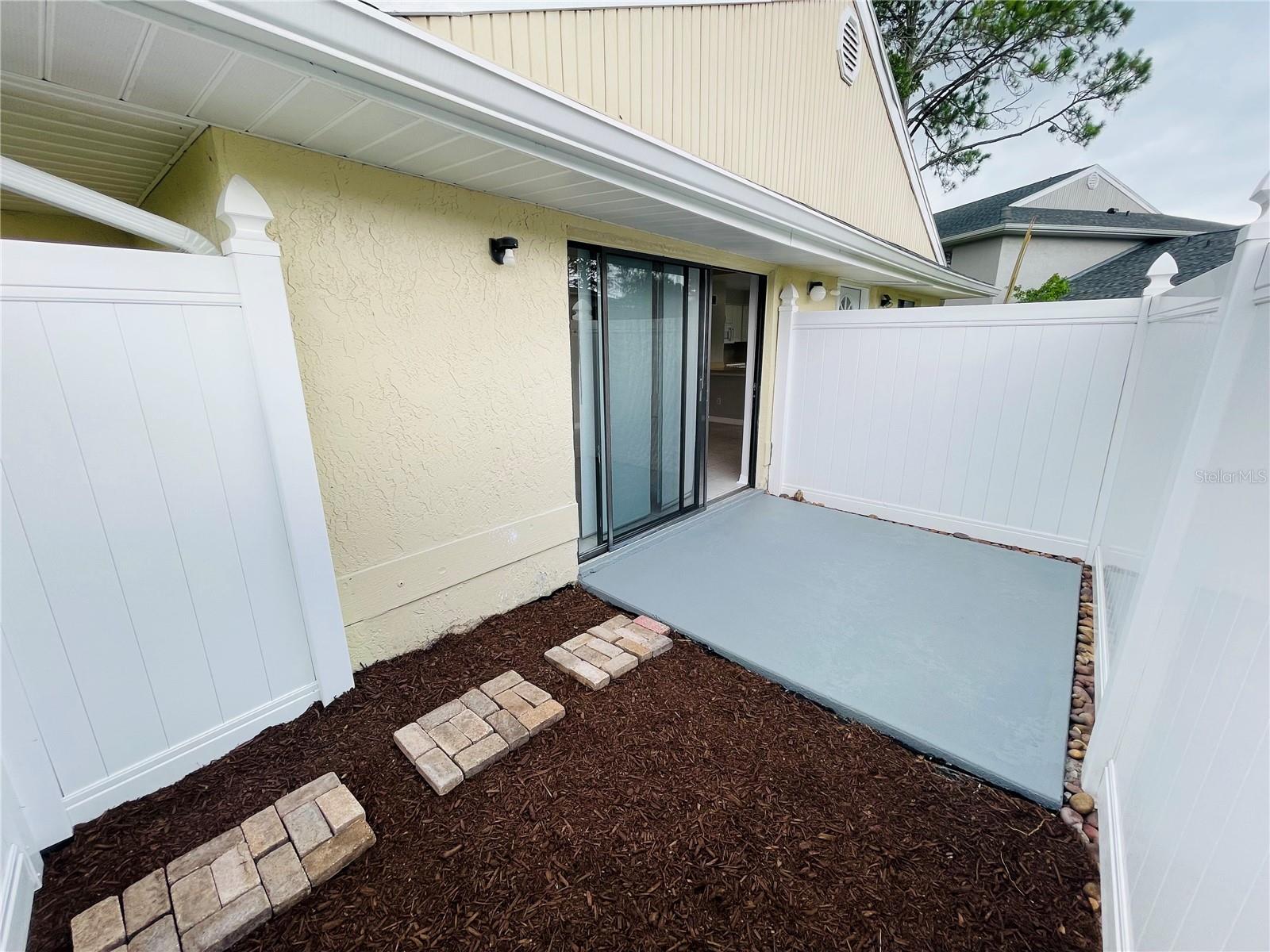 Image 10 of 100 For 1 Pinebark Avenue
