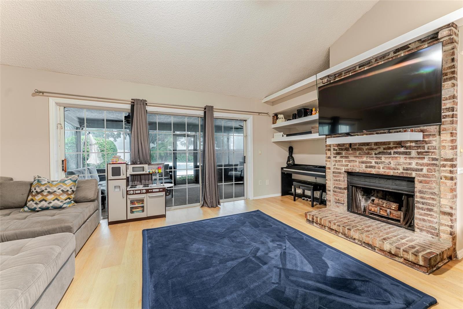 Image 13 of 29 For 359 Westwind Court