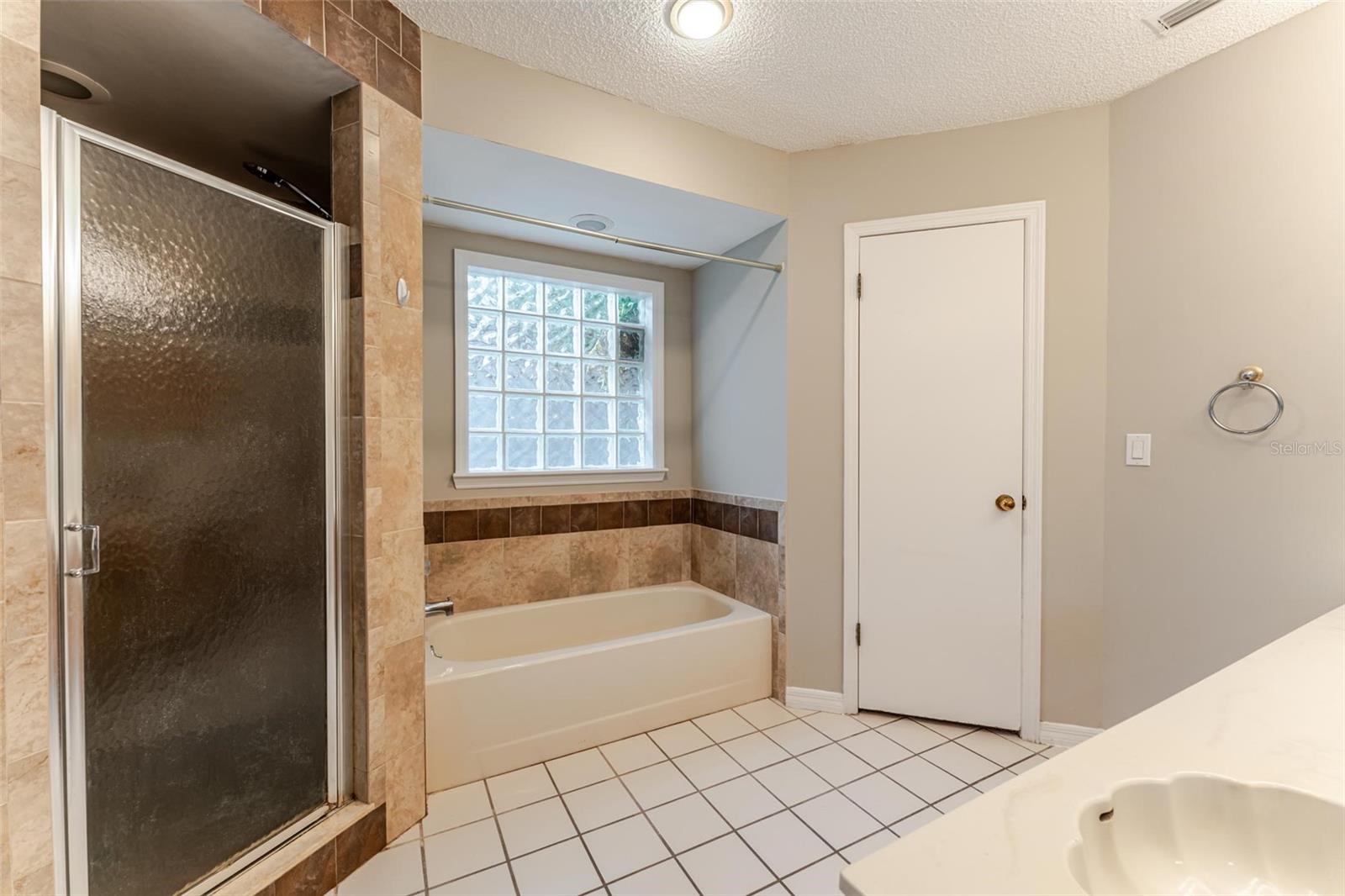 Image 17 of 29 For 359 Westwind Court