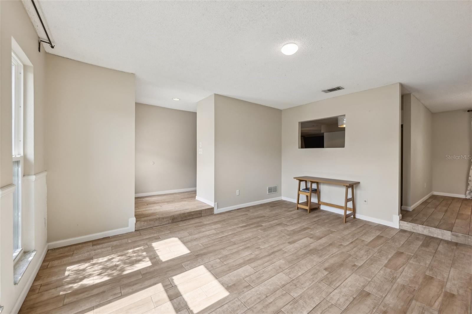 Image 11 of 33 For 5436 Tangerine Avenue