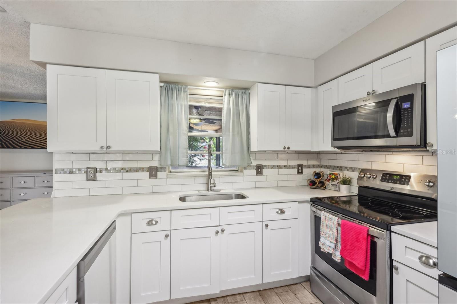 Image 3 of 33 For 5436 Tangerine Avenue
