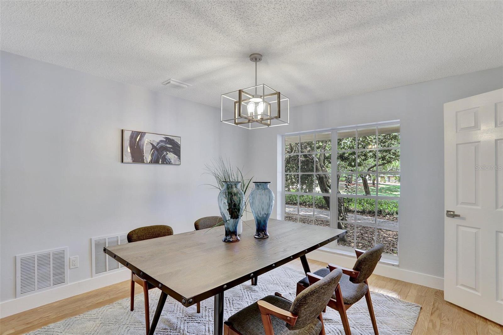 Image 8 of 47 For 140 Sweet Bay Circle