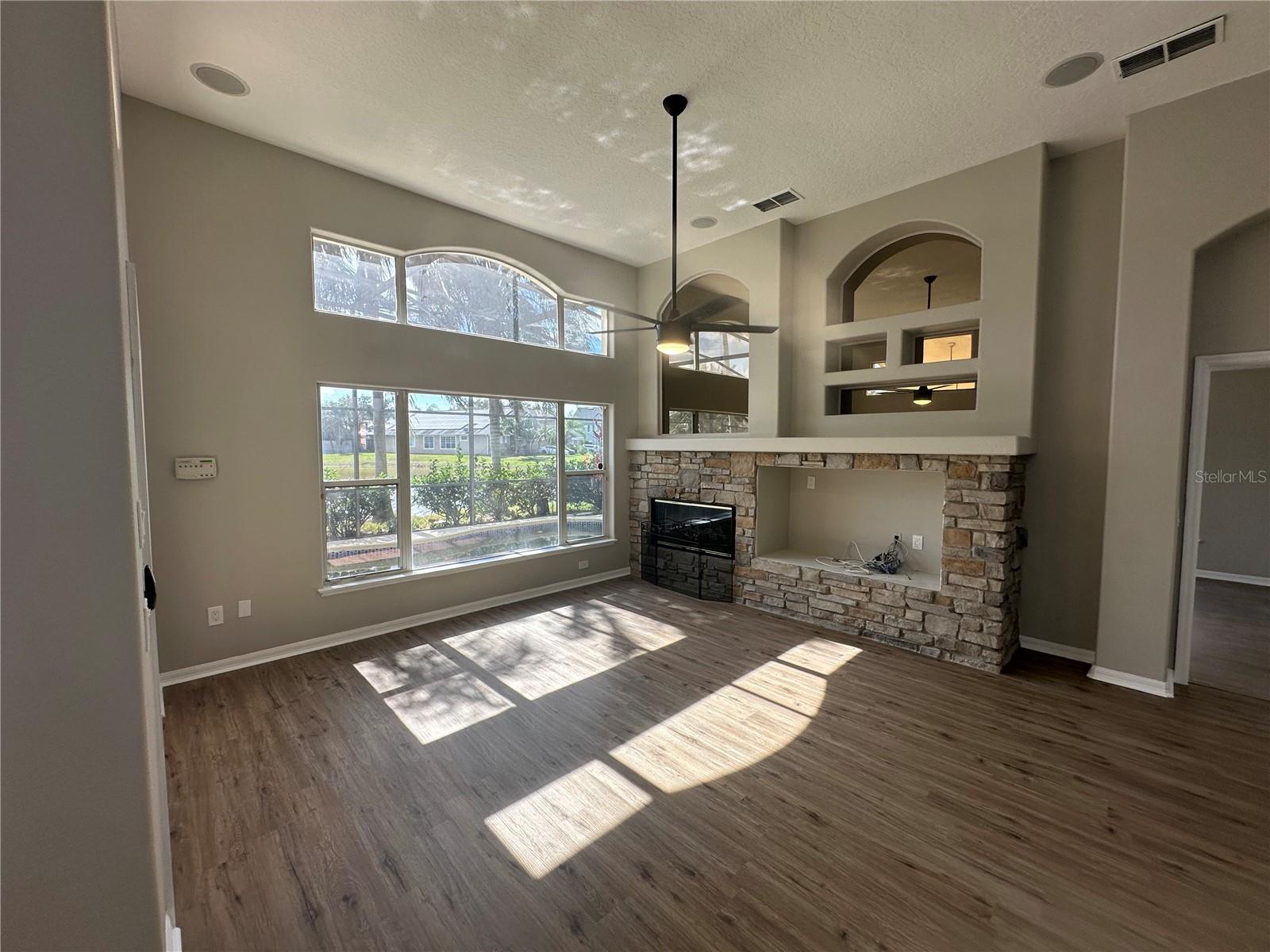 Image 15 of 29 For 10446 Stone Glen Drive