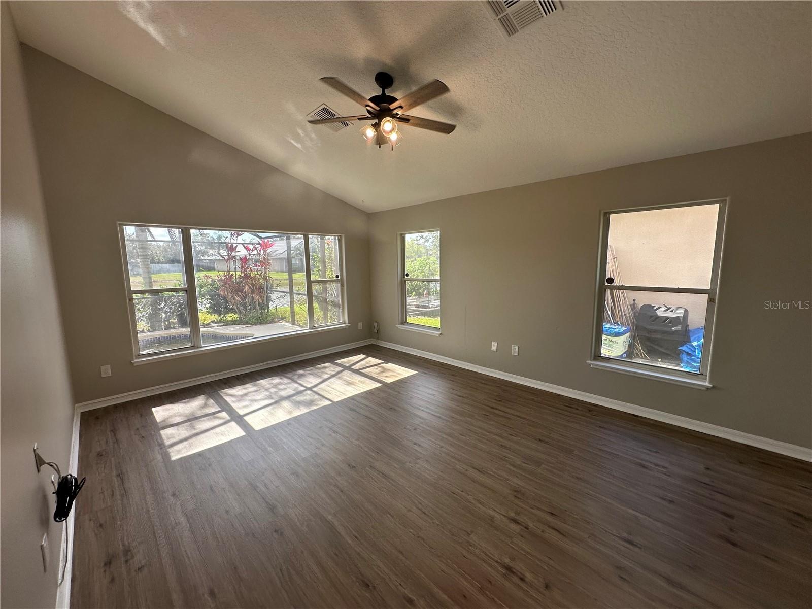 Image 19 of 29 For 10446 Stone Glen Drive