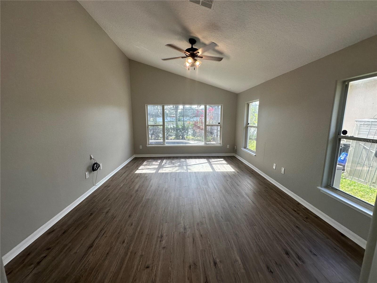 Image 20 of 29 For 10446 Stone Glen Drive