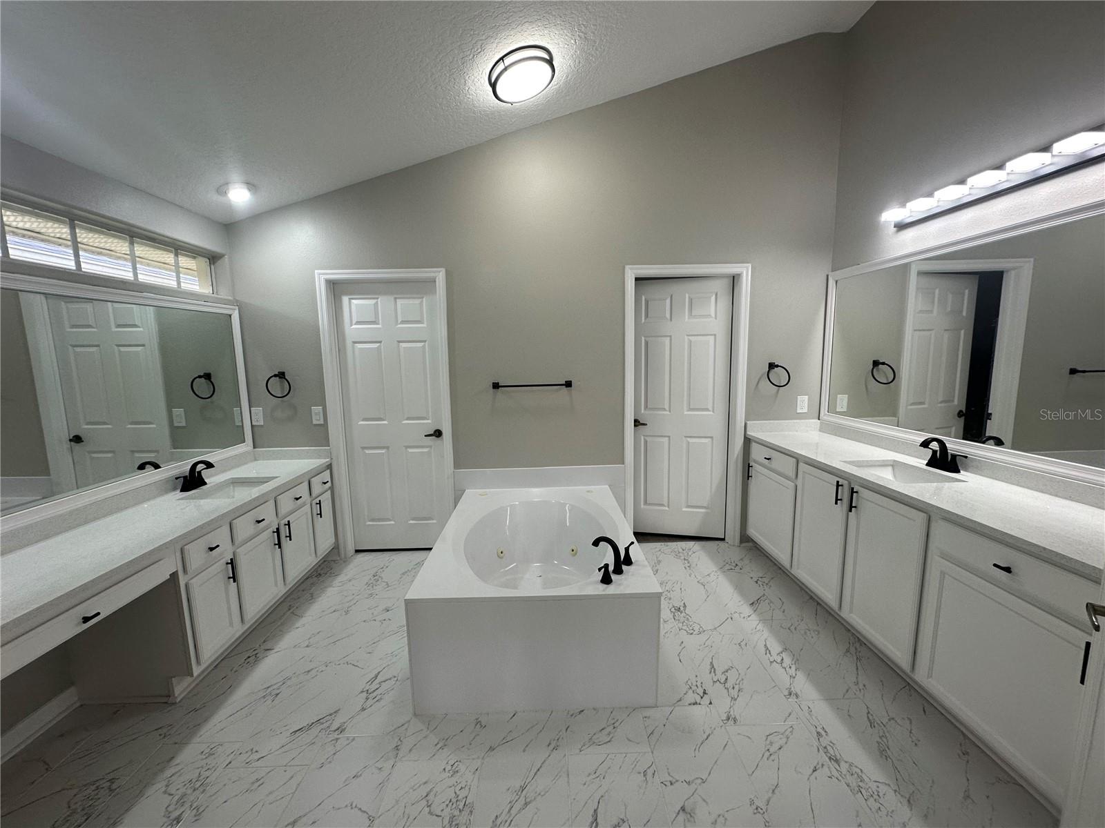 Image 21 of 29 For 10446 Stone Glen Drive