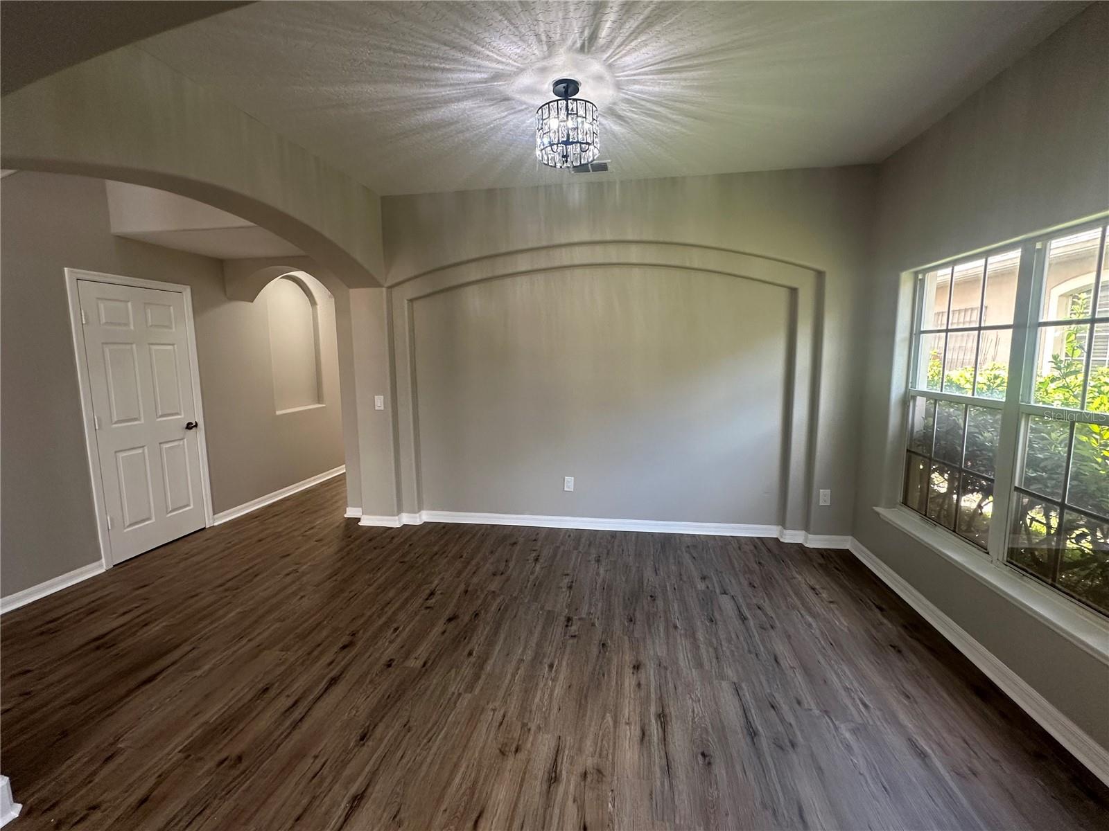 Image 6 of 29 For 10446 Stone Glen Drive