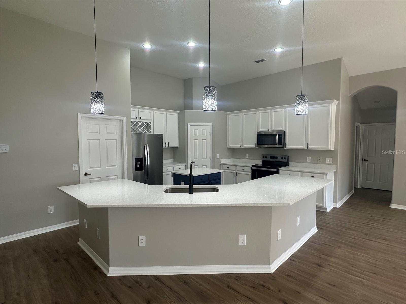 Image 8 of 29 For 10446 Stone Glen Drive