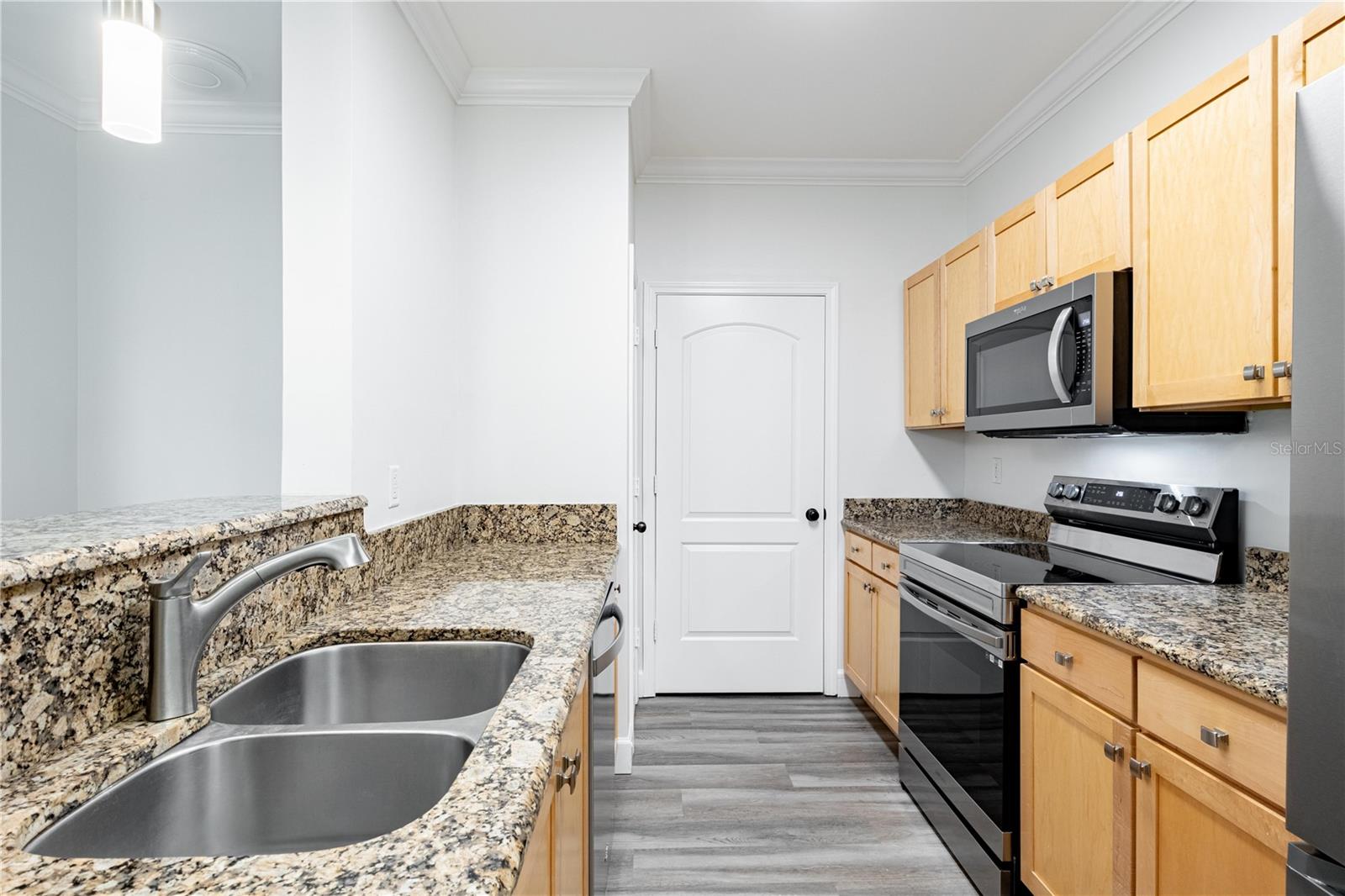 Image 3 of 22 For 6421 Borasco Drive 3208