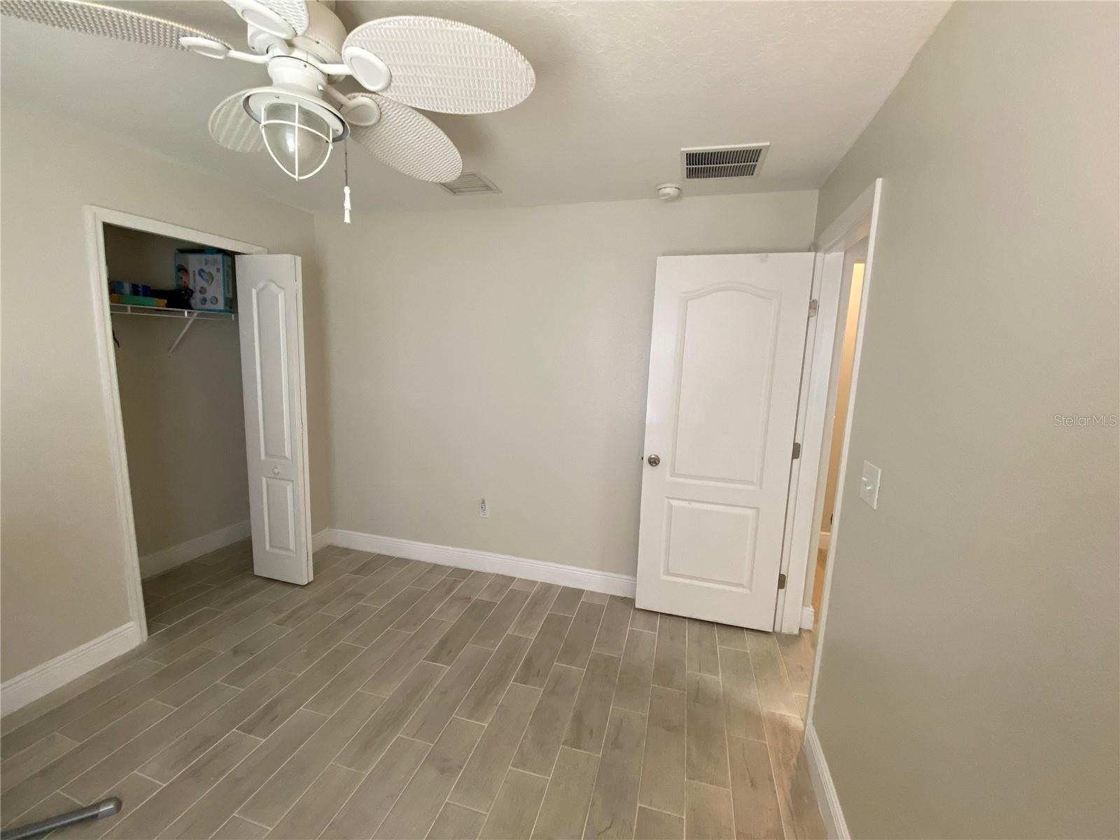 Image 12 of 15 For 816 Barrister Drive