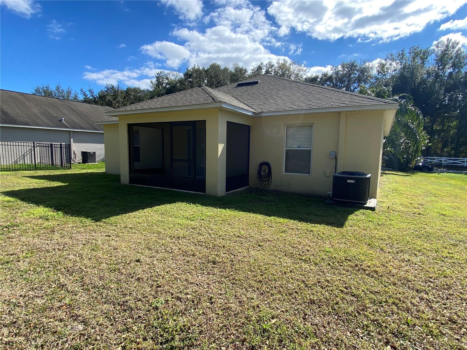 Image 14 of 15 For 816 Barrister Drive