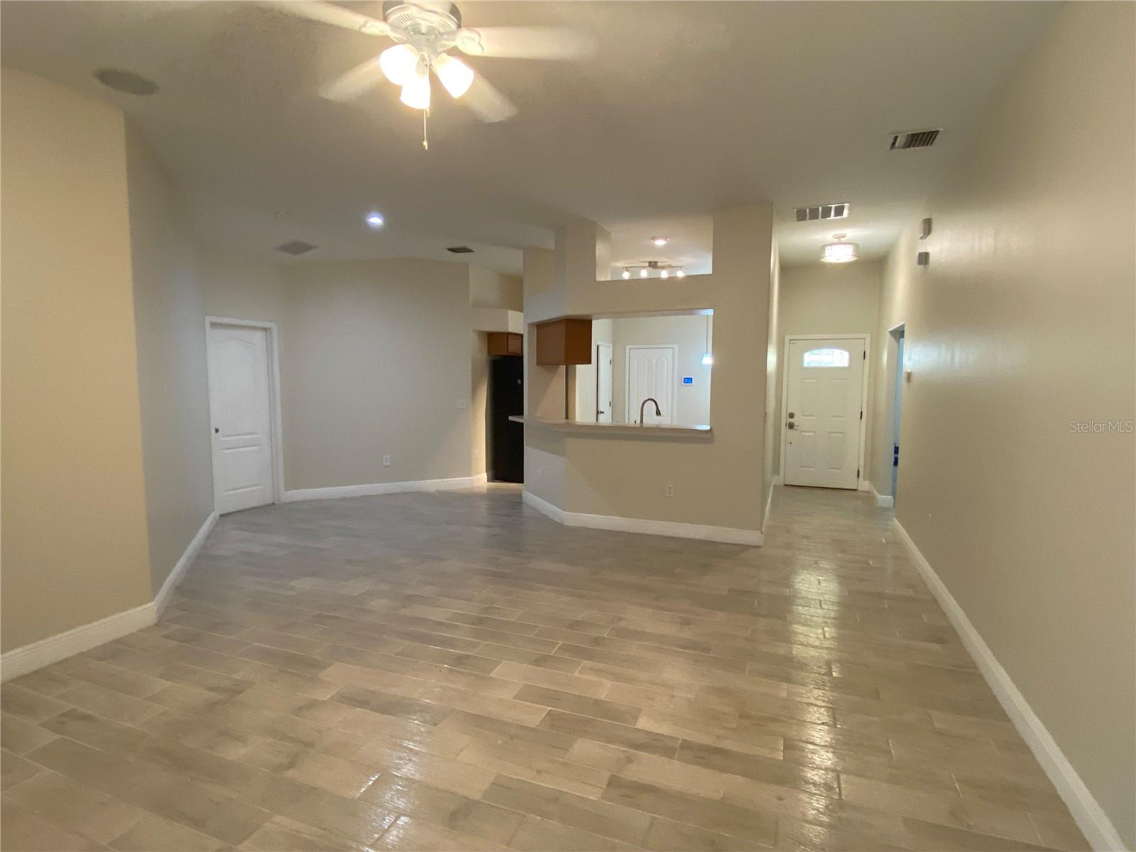 Image 2 of 15 For 816 Barrister Drive