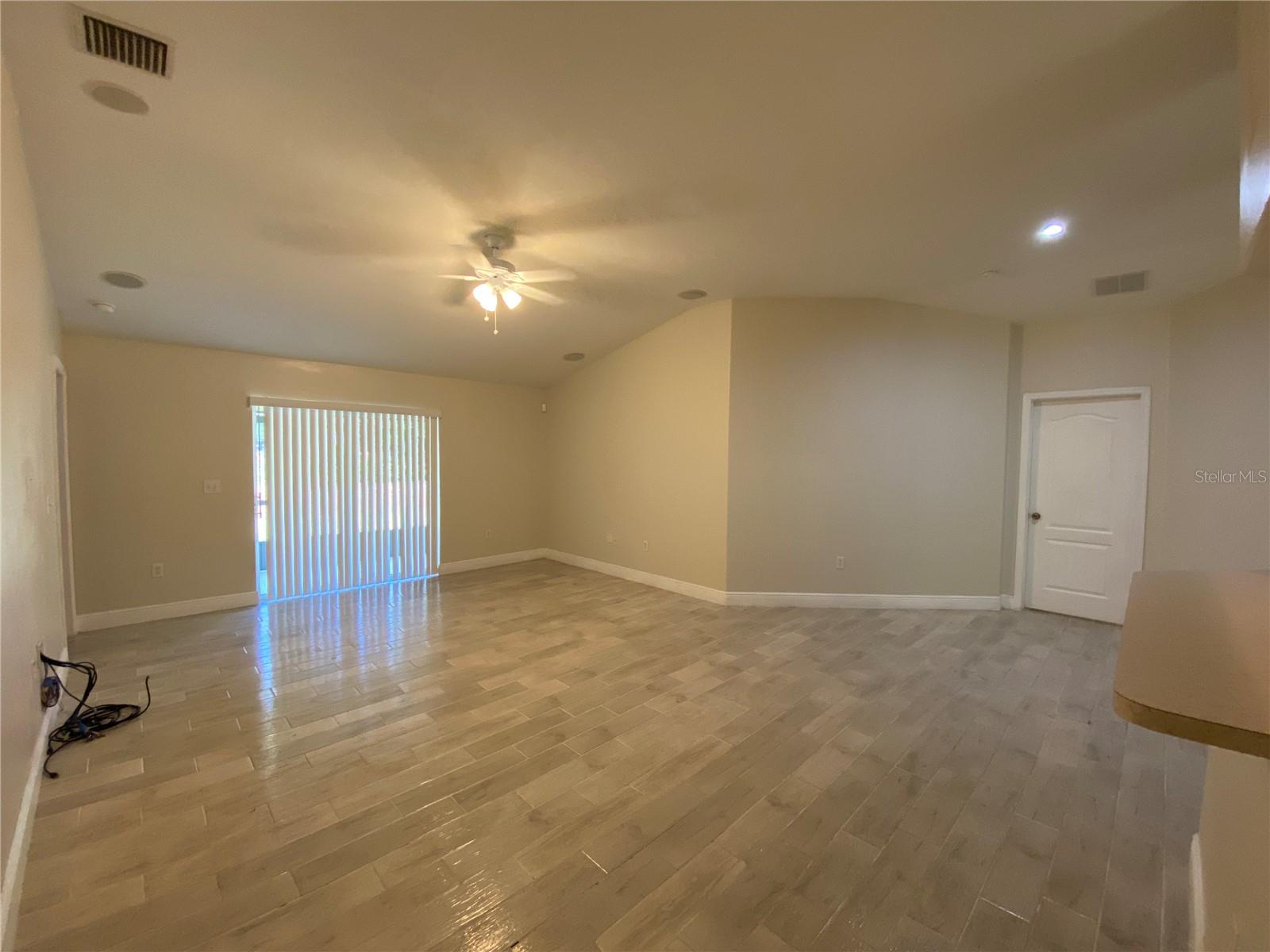 Image 3 of 15 For 816 Barrister Drive
