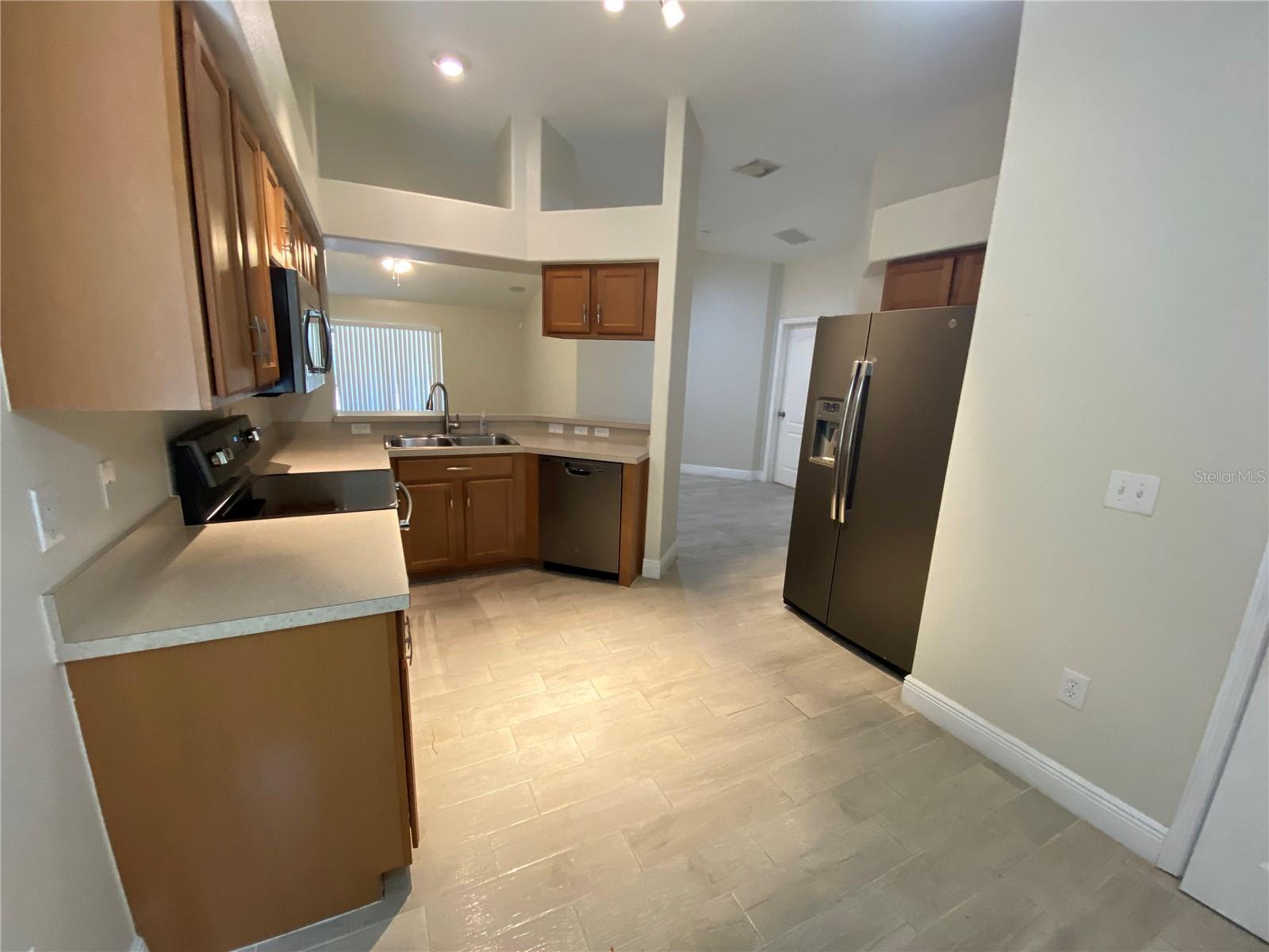 Image 5 of 15 For 816 Barrister Drive