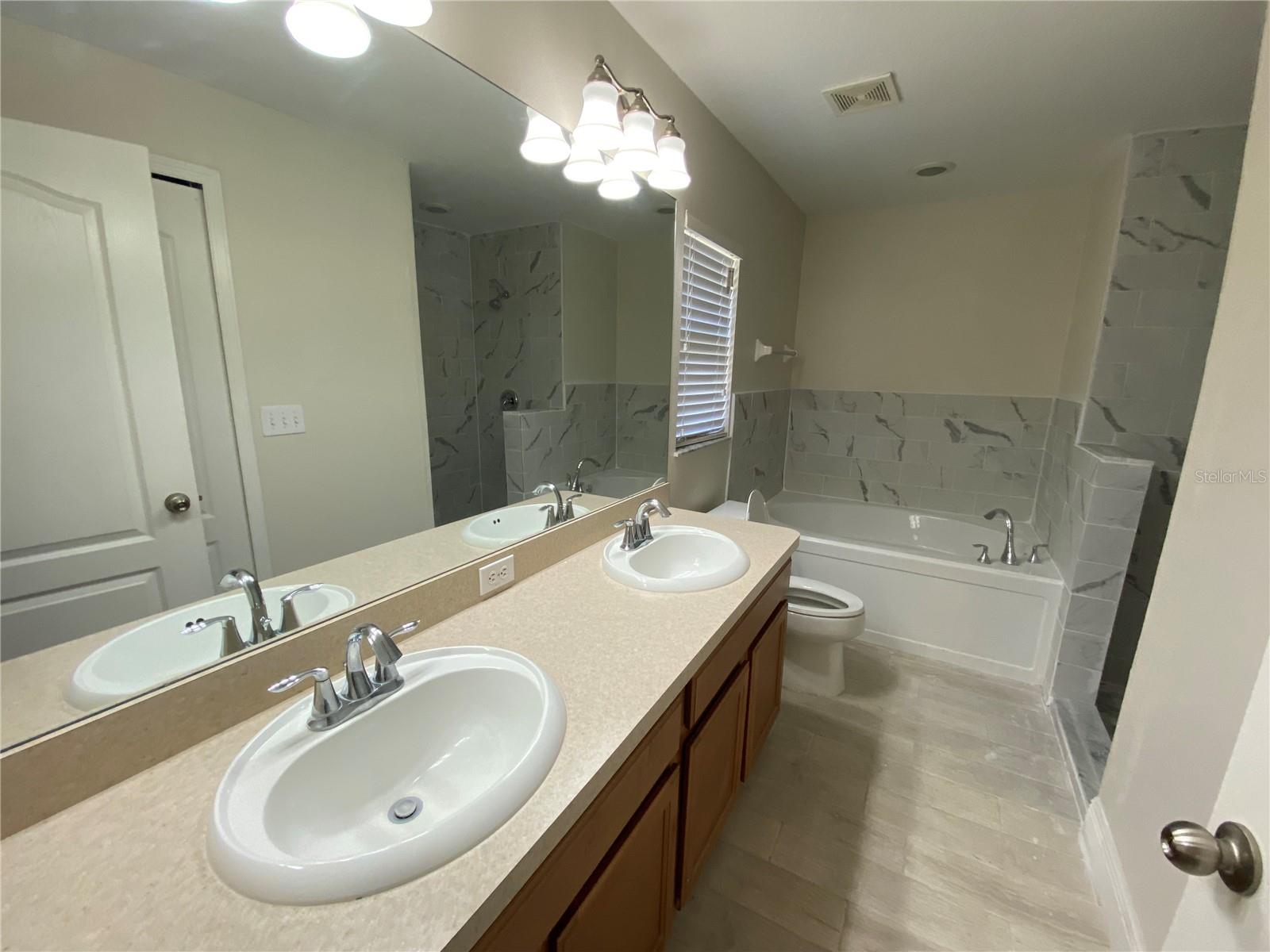 Image 8 of 15 For 816 Barrister Drive