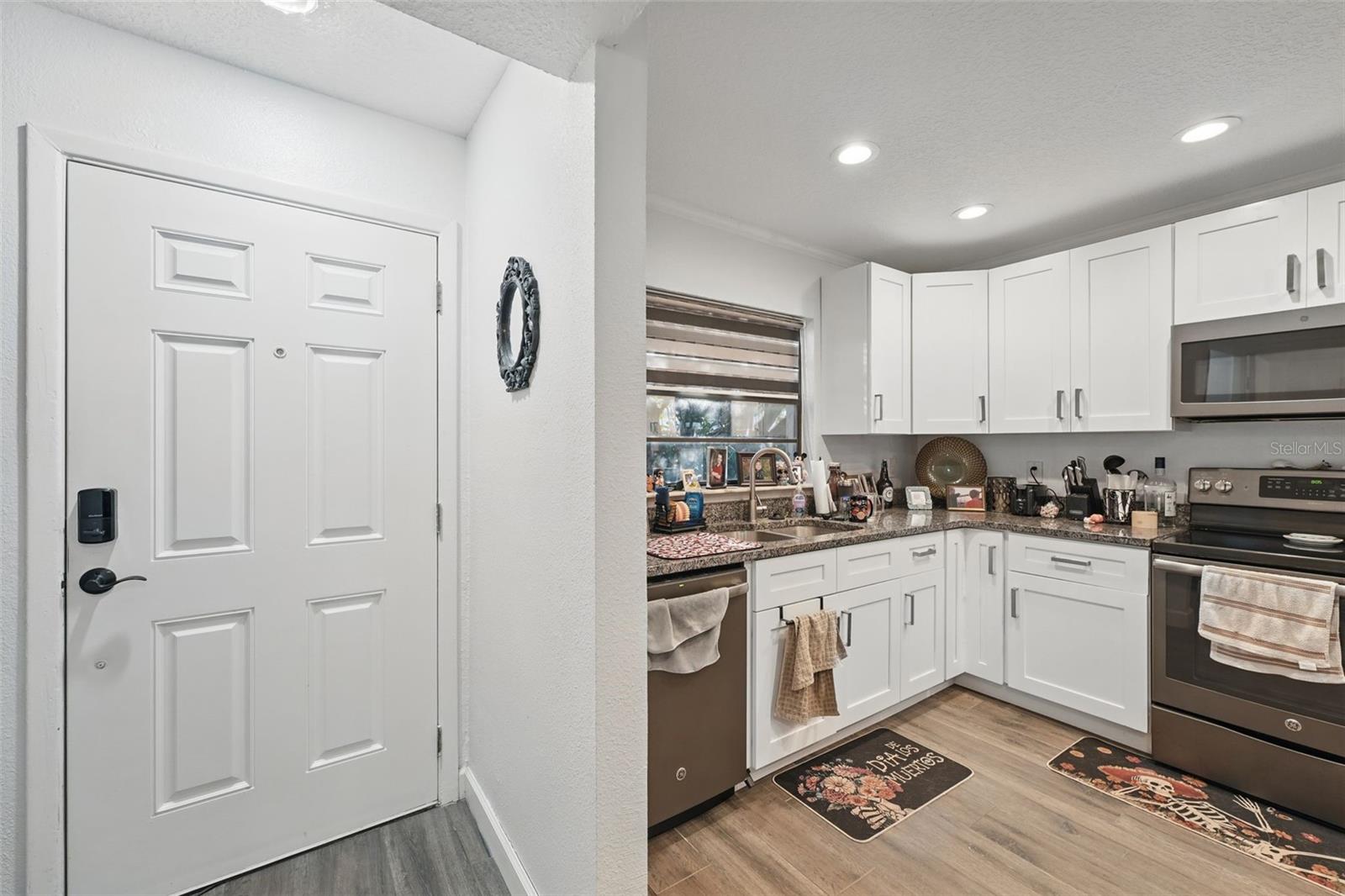 Image 4 of 56 For 2 Shine Avenue