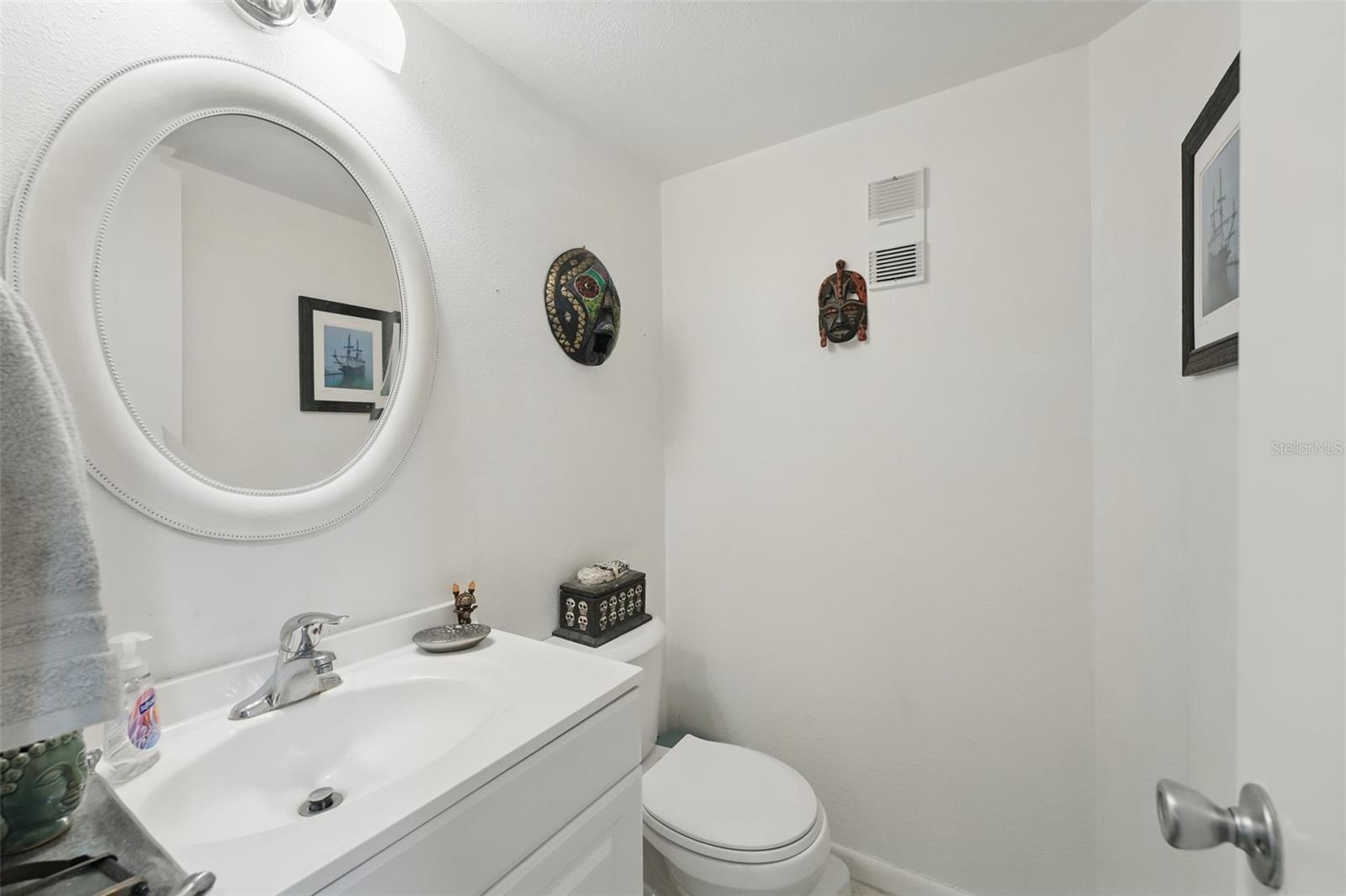 Image 9 of 56 For 2 Shine Avenue