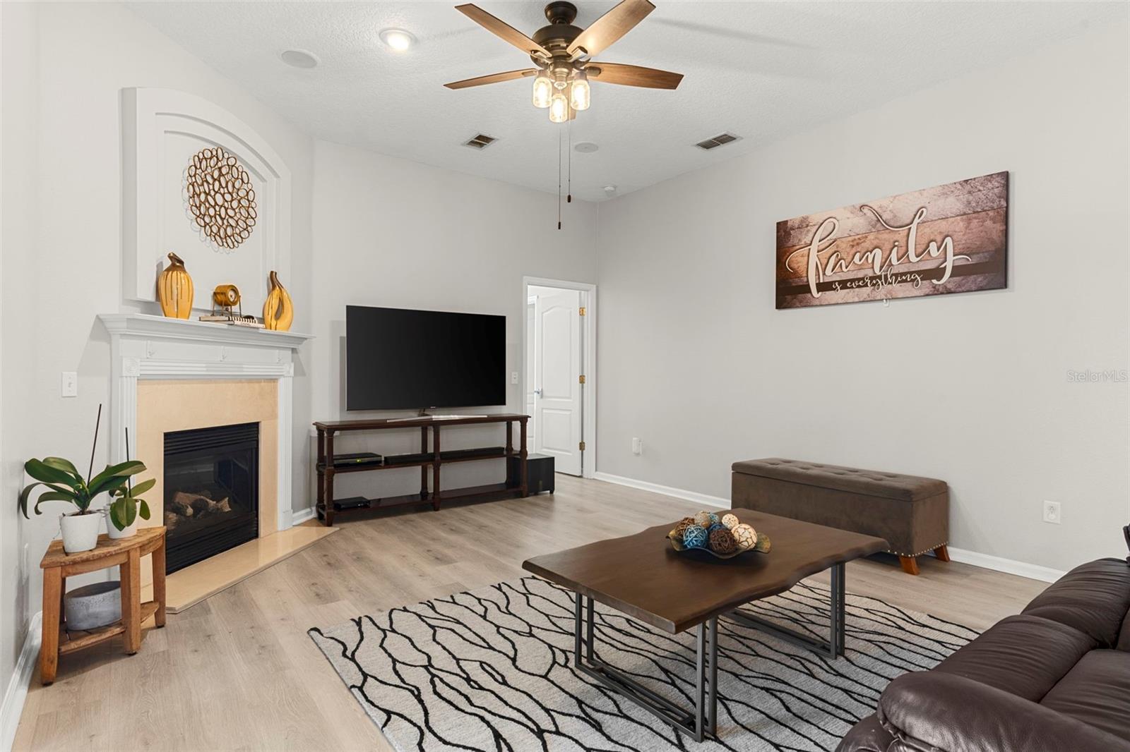 Image 18 of 43 For 2359 Baronsmede Court