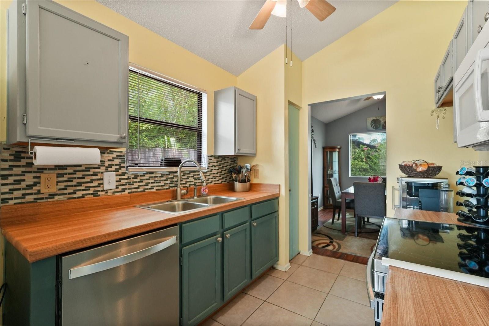Image 5 of 16 For 189 Lakeside Circle