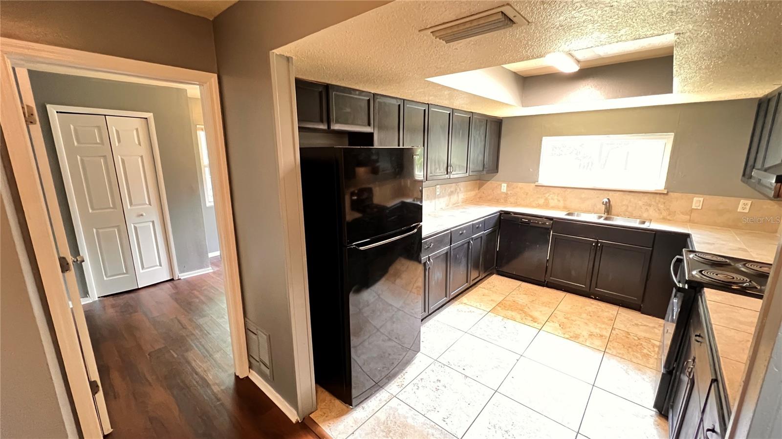 Image 17 of 39 For 1073 Leeward Drive