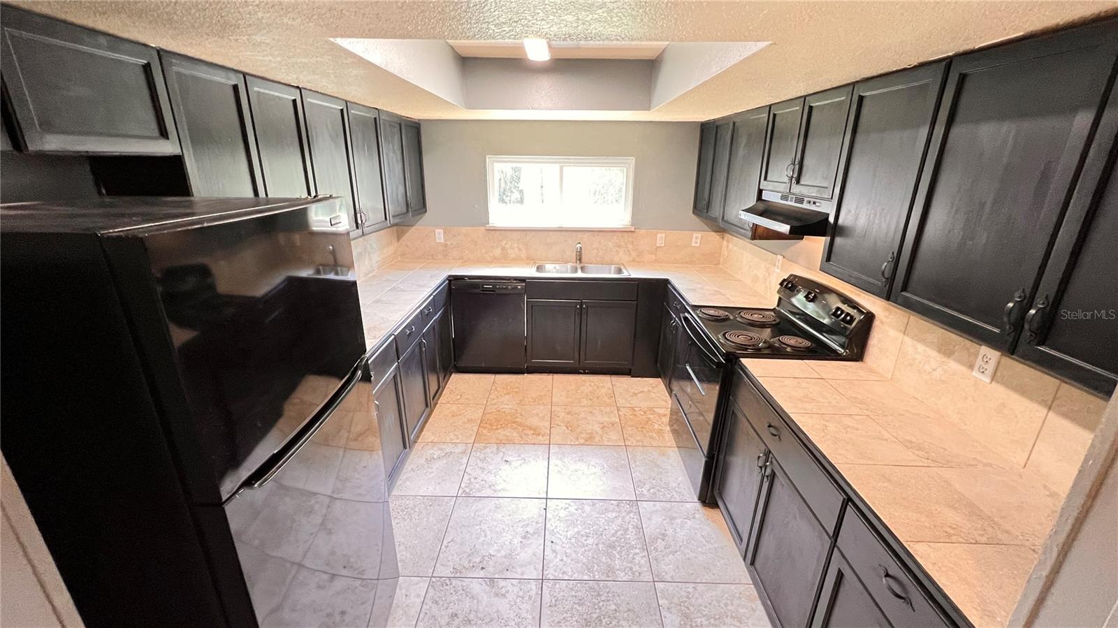 Image 18 of 39 For 1073 Leeward Drive