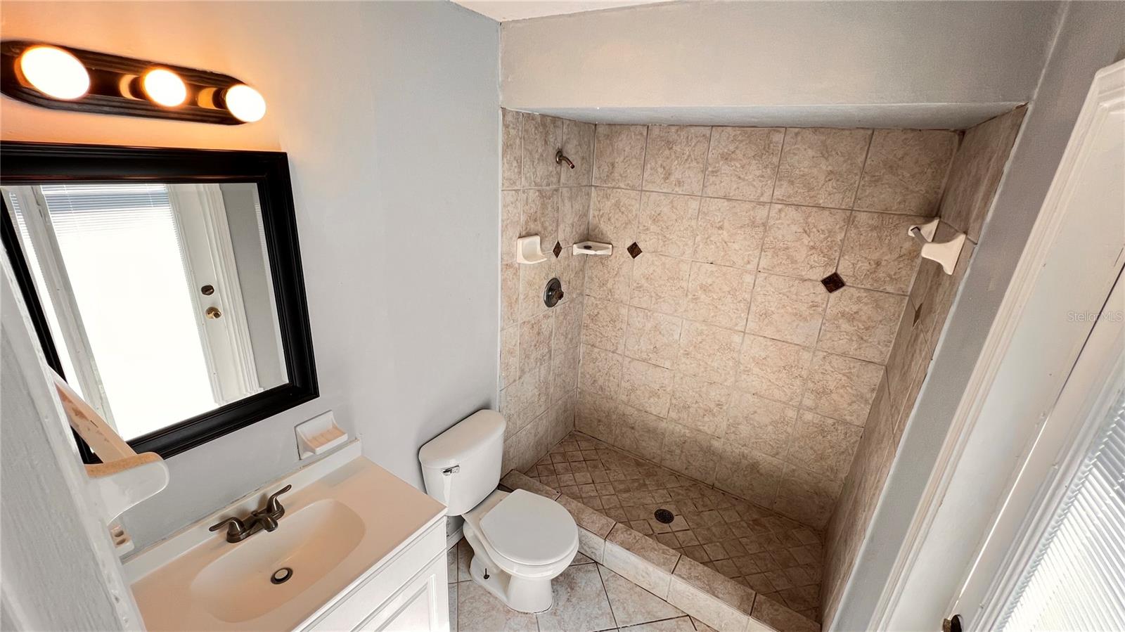 Image 28 of 39 For 1073 Leeward Drive
