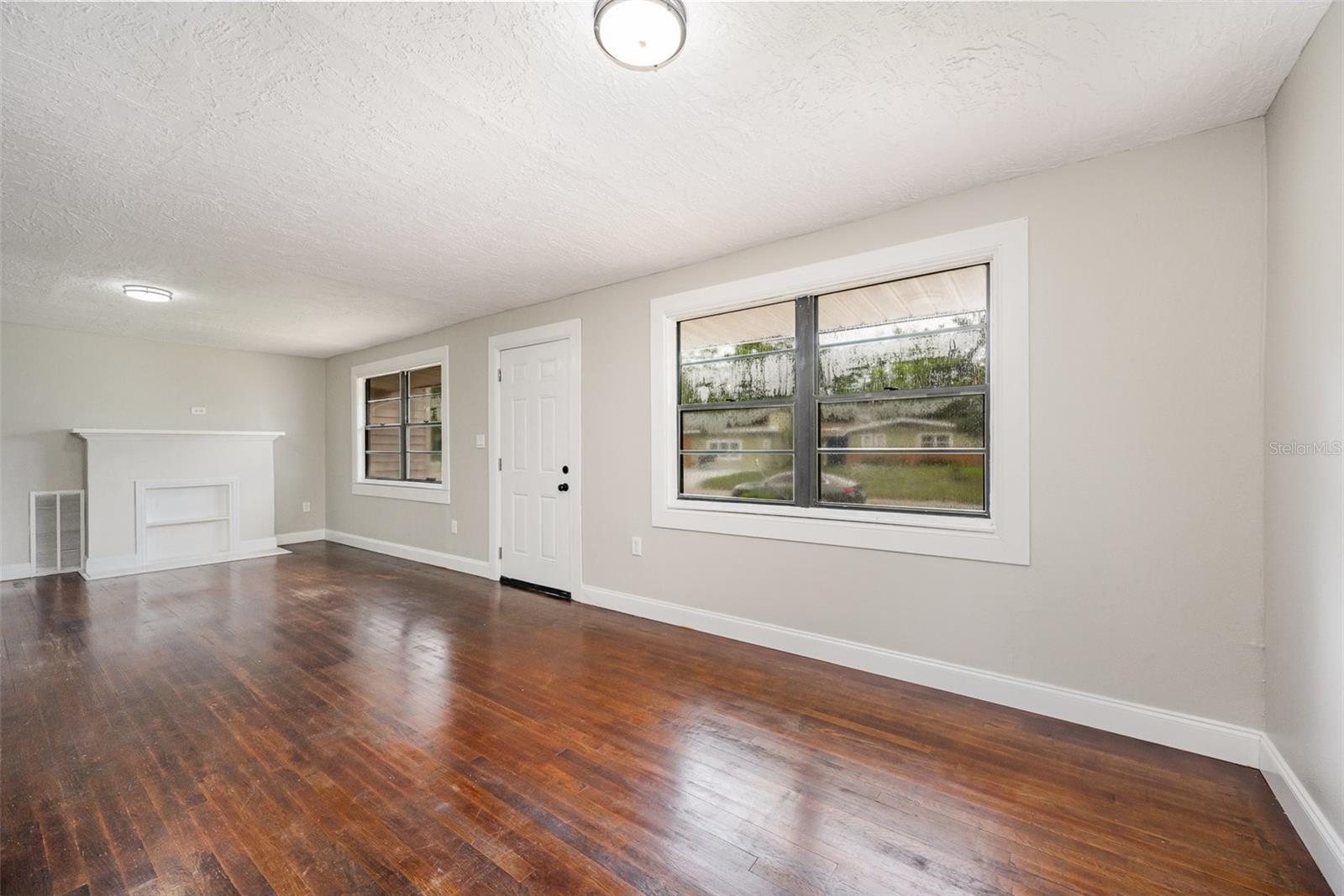 Image 4 of 22 For 129 Alhambra Street