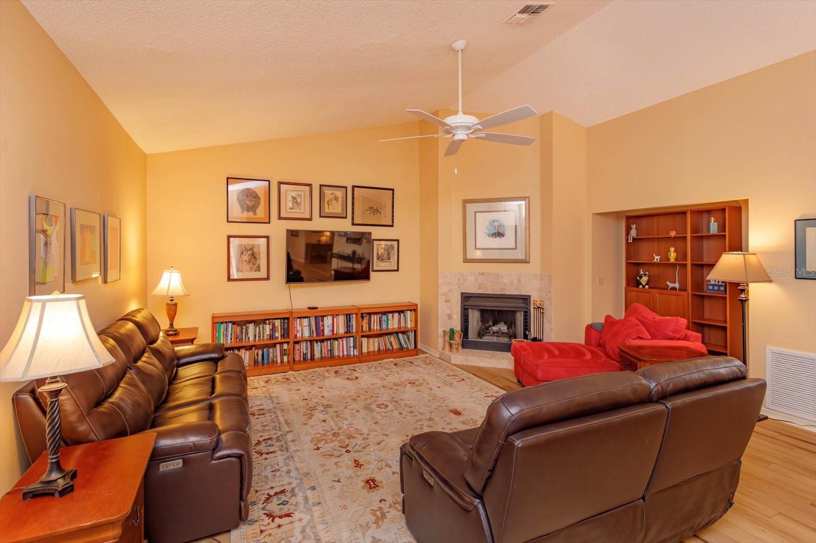 Image 6 of 34 For 8143 Terragona Ct