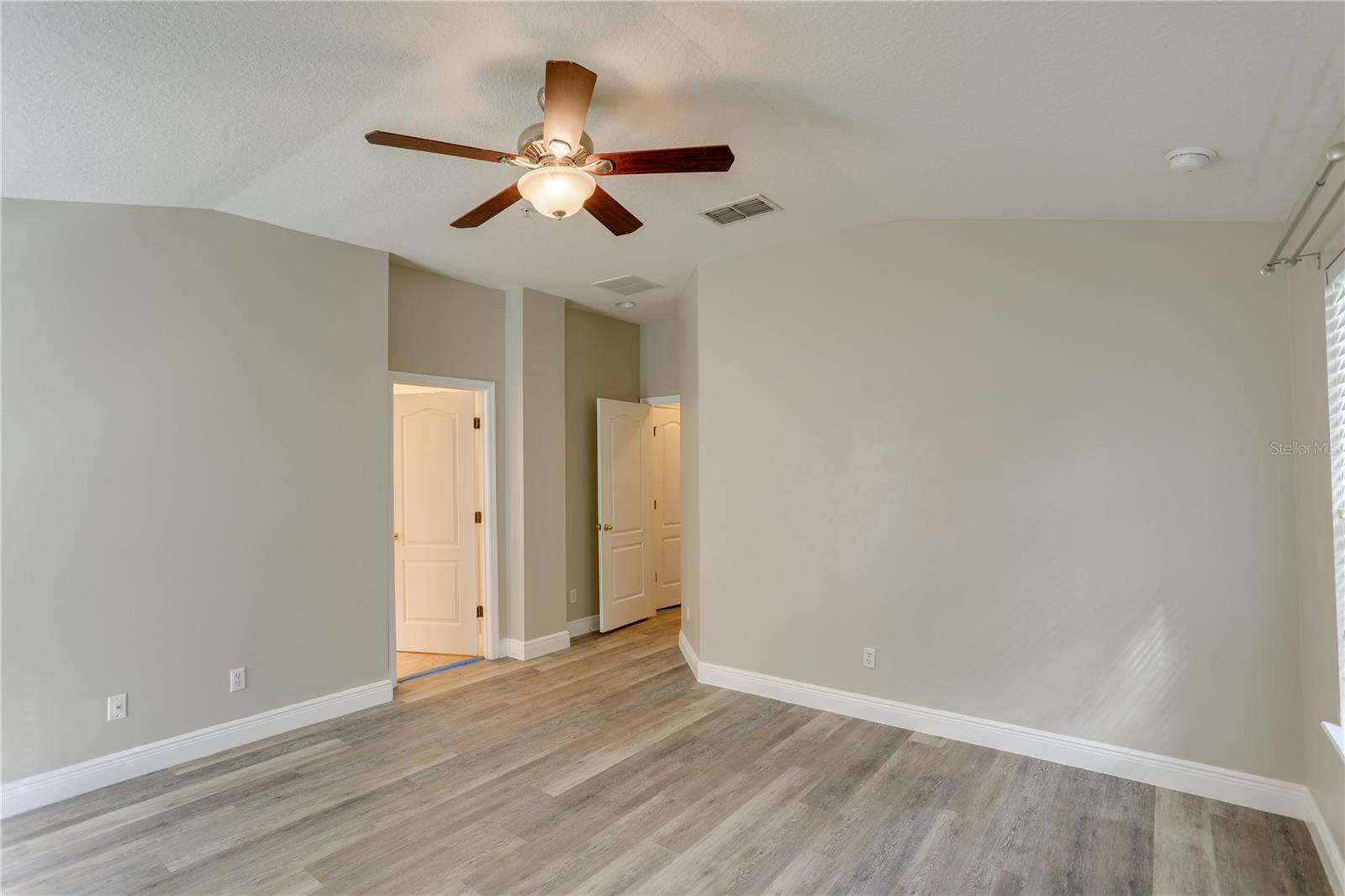 Image 10 of 21 For 946 Ashworth Overlook Drive A