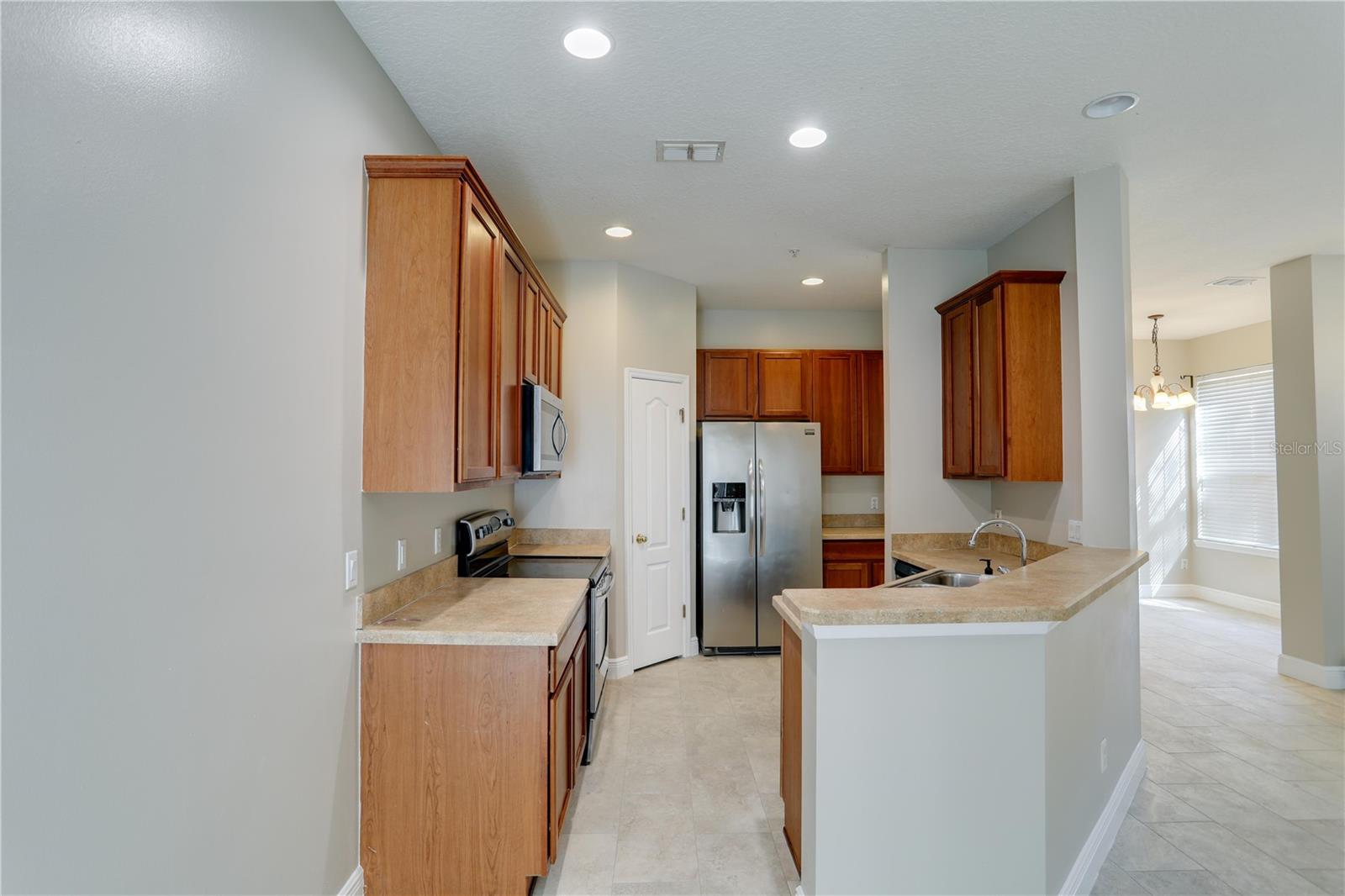 Image 6 of 21 For 946 Ashworth Overlook Drive A