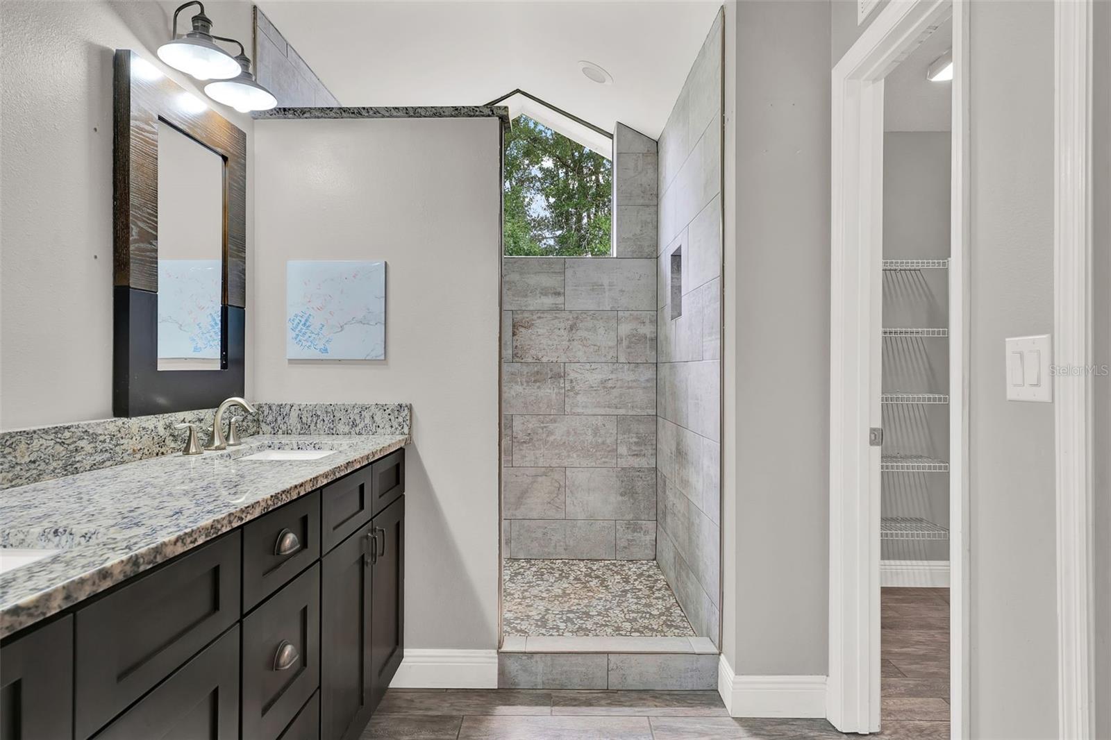 Image 30 of 50 For 679 N Endeavour Dr