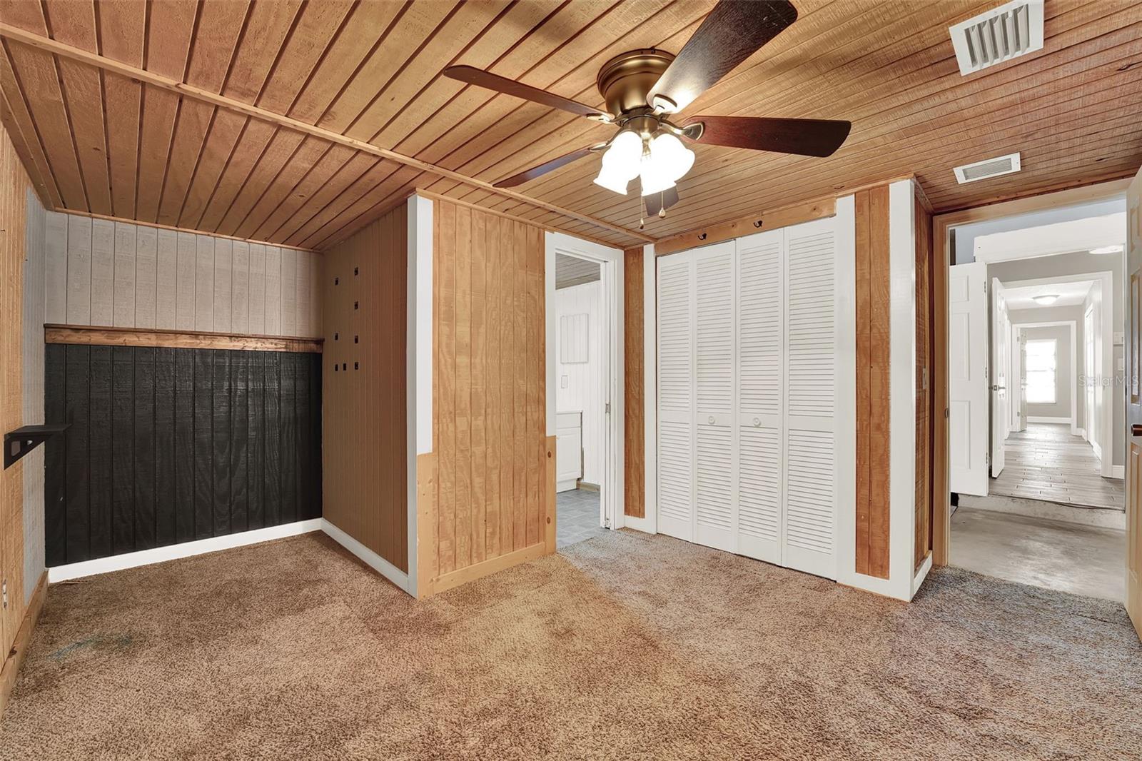 Image 35 of 50 For 679 N Endeavour Dr
