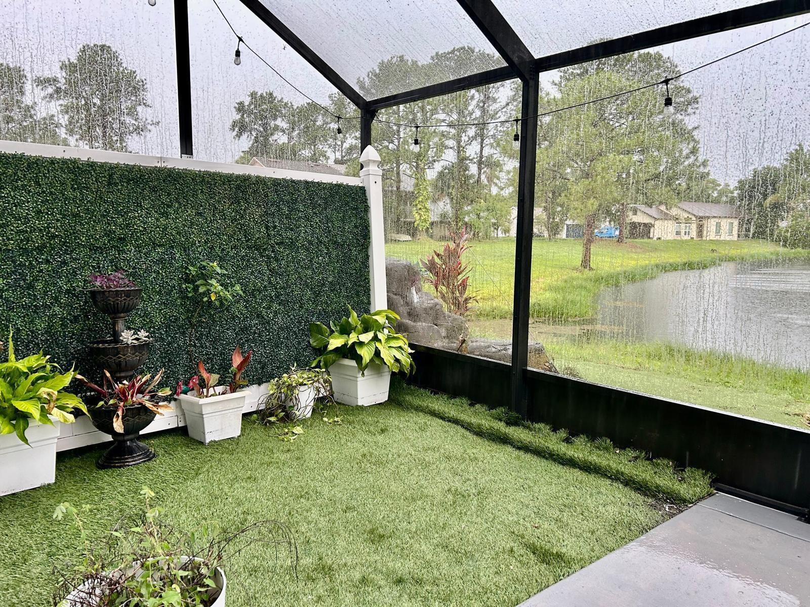 Listing photo id 8 for 932 Lake Sterling Court