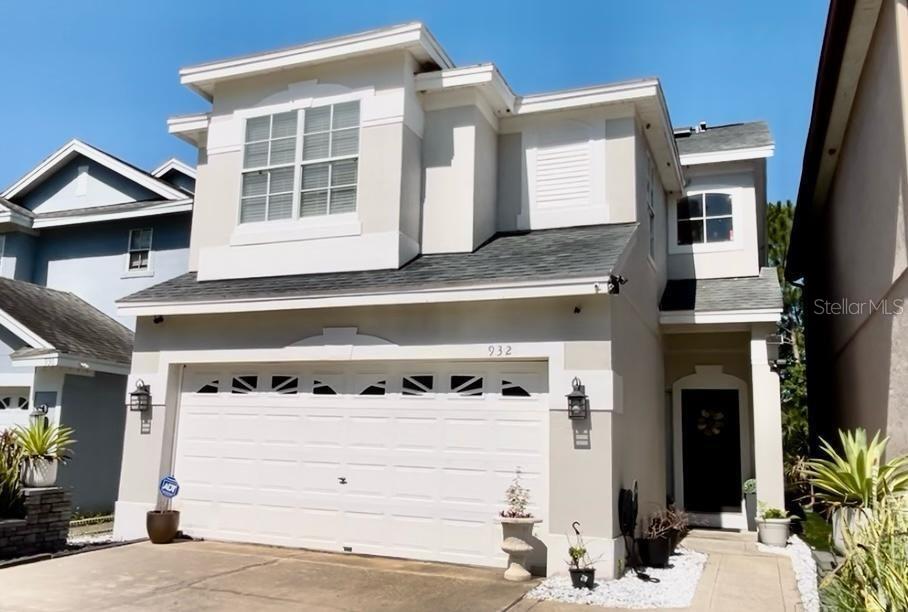 Listing photo id 0 for 932 Lake Sterling Court